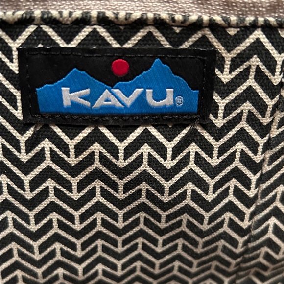 Kavu Black and White Patterned Belt Bag - Picture 2 of 14